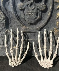 Shenzhen Chen Yao Electronic Technology Co., Ltd Top 2pcs 1 Pairs Plastic Skeleton Hands Haunted House For Halloween Decoration Halloween Props