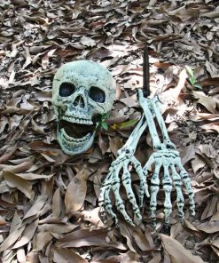 GiveMeaSmile Store 2018 Skeleton Christmas Prop 100% Plastic Lifelike Human Bones Skull Figurine For Horror Halloween Party Decoration Halloween Prop