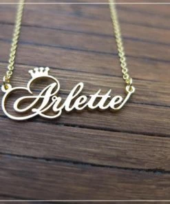The American Store Personalized Name Crown Necklace Handmade Customized Cursive Font Nameplate Pendant Stainless Steel Chain Jewelry Birthday Gifts Custom Name Accessories