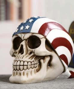 YF Eletrical&Tool Store USA American Flag Skull Statues Sculptures Resin Halloween Home Decor Decorative Craft Skull Ornaments Creative Art Carving Halloween Decorations