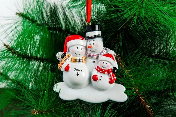 Onlineamericanstore Christmas Gift Personalize Christmas Ornaments Family Christmas Expecting Parents Mom To Be Dad To Be Pregnancy Announcement Family Of 3, 4 6 Onlineamericanstore Christmas Gift Personalize Christmas Ornaments Family Christmas Expecting Parents Mom To Be Dad To Be Pregnancy Announcement Family Of 3, 4