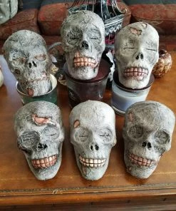 Onlineamericanstore Handmade, Realistic Mummy Skull Novelty Halloween Decorations.