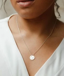 Onlineamericanstore Custom Name Accessories Flower Necklace - Floral Pendant Necklaces - Birthday Gift For Her - Birth Flower Necklaces - Gift For Friends - Gift For Daughter - LN213