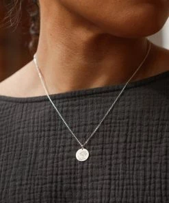 Onlineamericanstore Custom Name Accessories Flower Necklace - Floral Pendant Necklaces - Birthday Gift For Her - Birth Flower Necklaces - Gift For Friends - Gift For Daughter - LN213